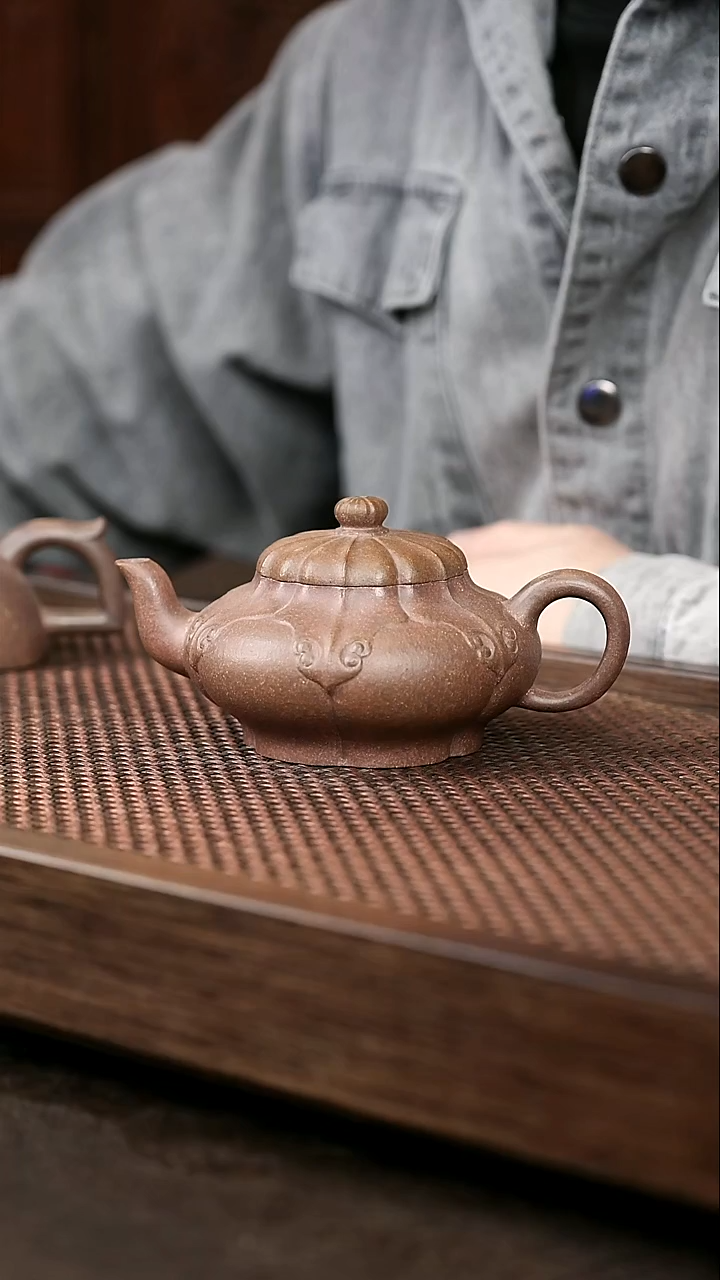 茶壶紫砂(****前岩中泥扁宫灯