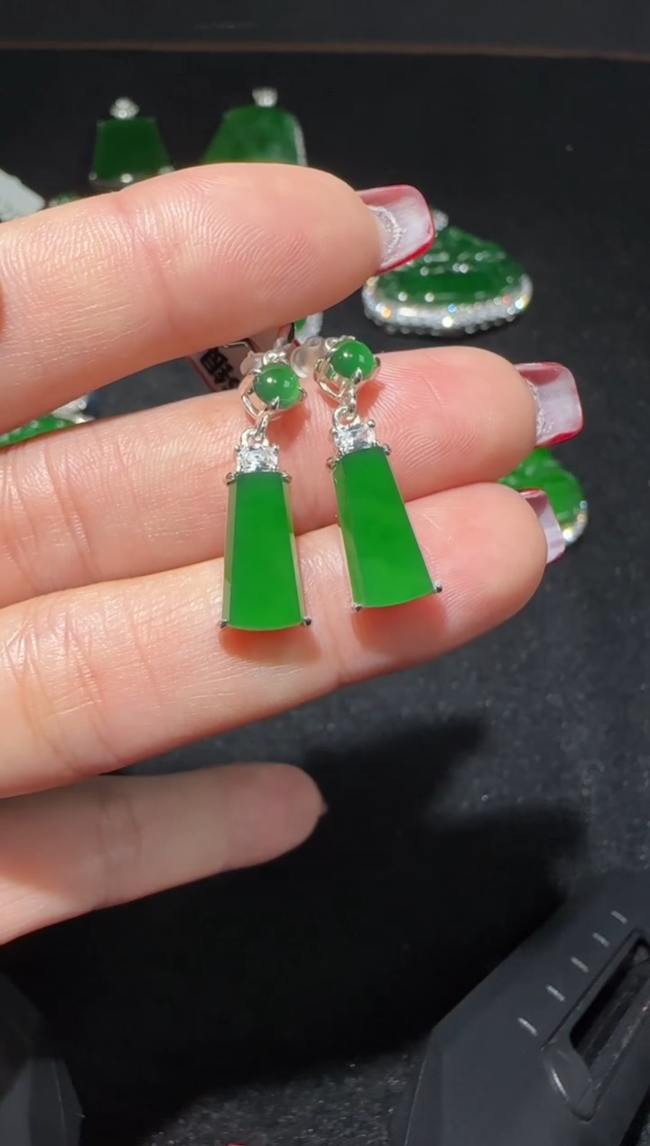 【闪购商品】翡翠耳饰银S925镶嵌多样性发货拍一发一