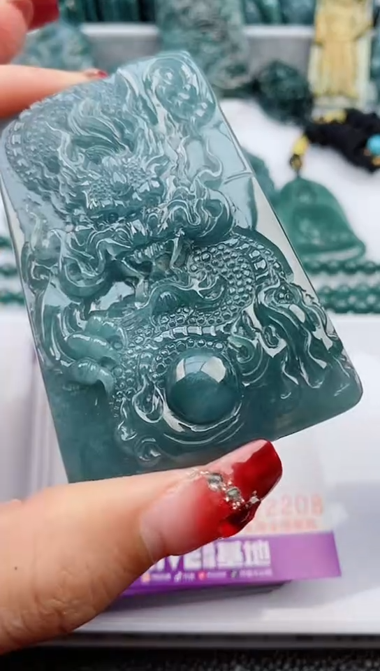 【闪购商品】翡翠颈饰未镶嵌            