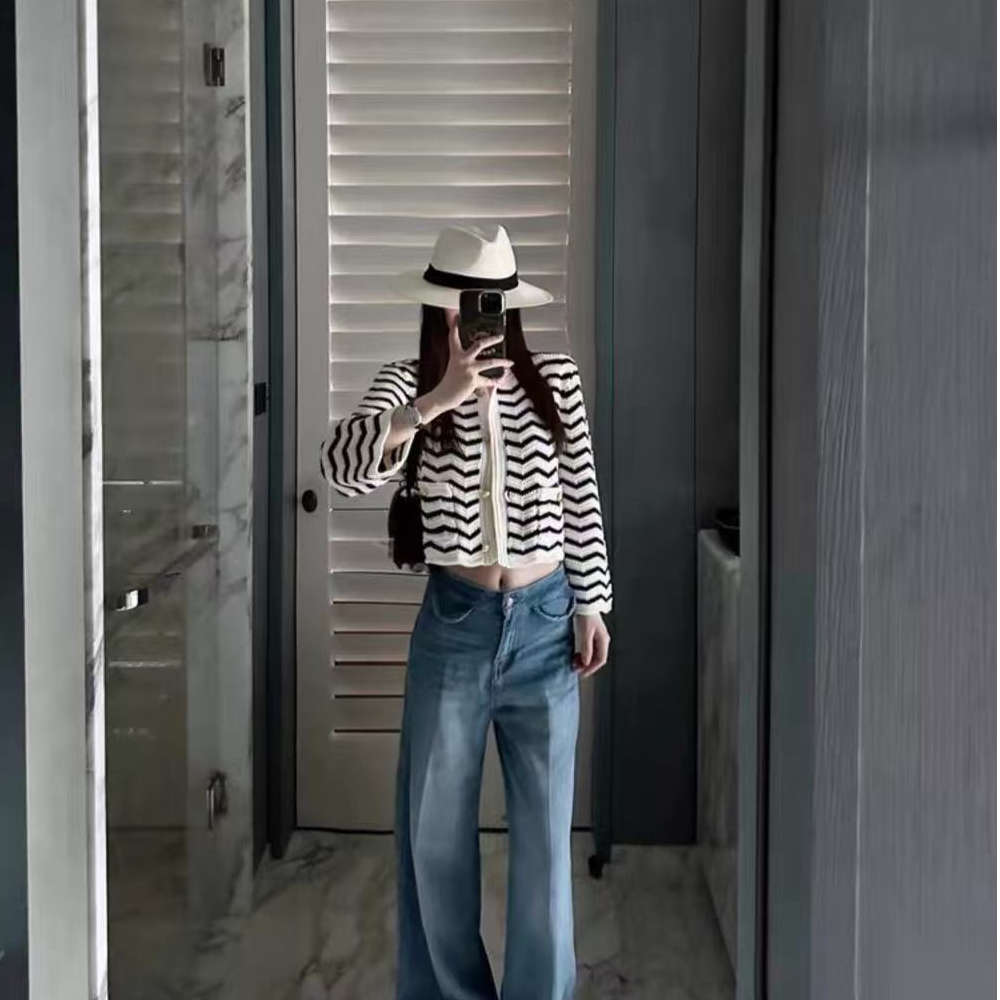 氛围感富家千金法式浪漫女人味黑白撞色波浪条纹修身针织开衫外套