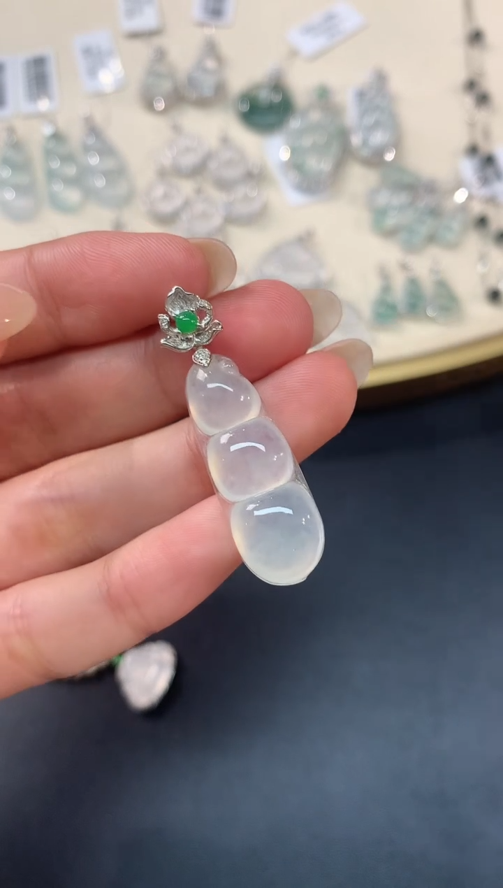 【闪购商品】翡翠吊坠(不含链)18K金镶嵌A370|2980