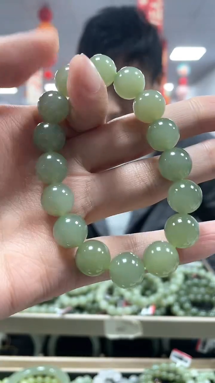 【闪购商品】和田玉手链未镶嵌湖水冻葡萄肉卡12手串一条