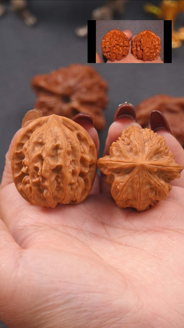 【闪购商品】文玩核桃把件36蜡皮磐石