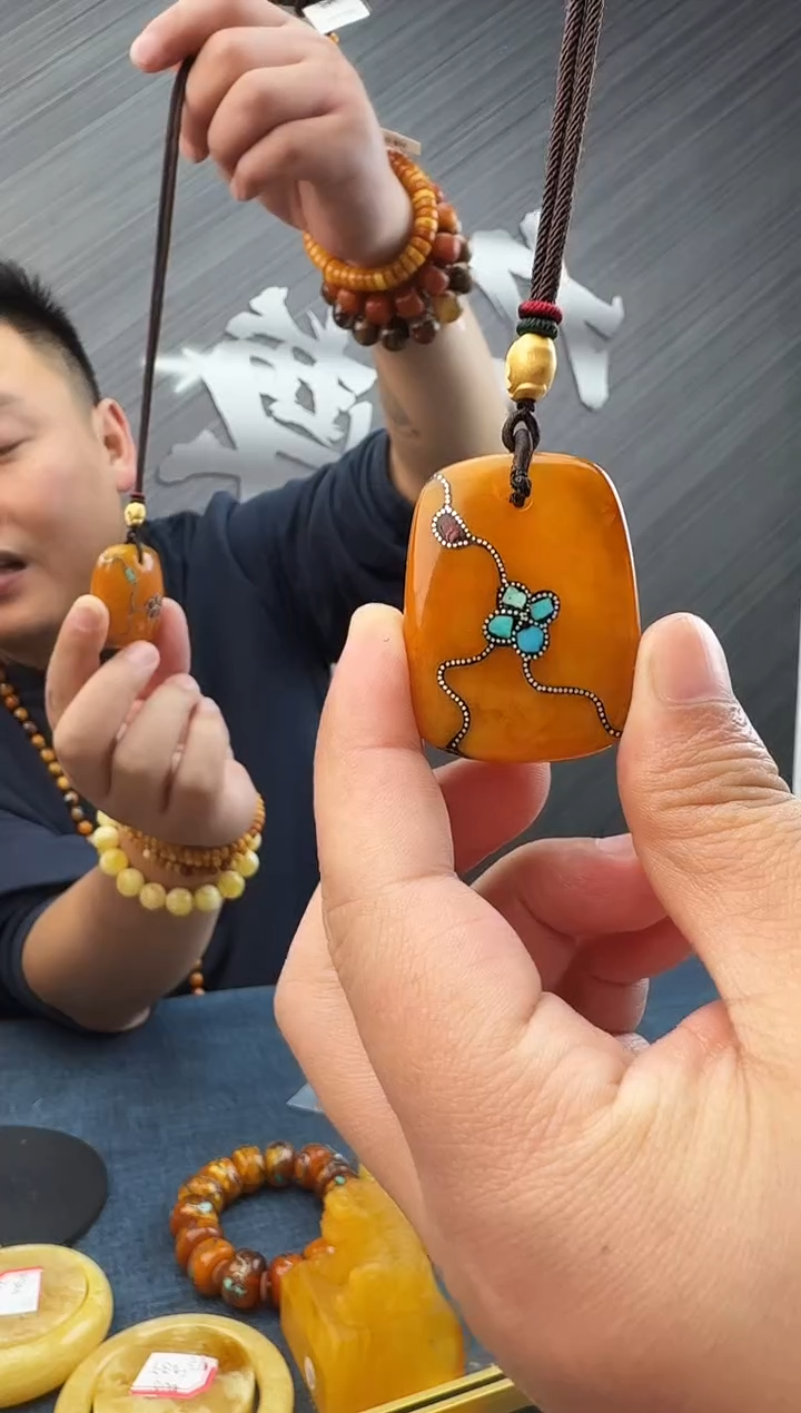 蜜蜡未镶嵌珠宝奇石假一罚十17，多样性发其一