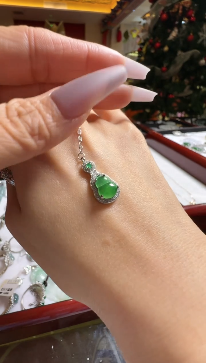 【闪购商品】翡翠吊坠(不含链)未镶嵌翡翠