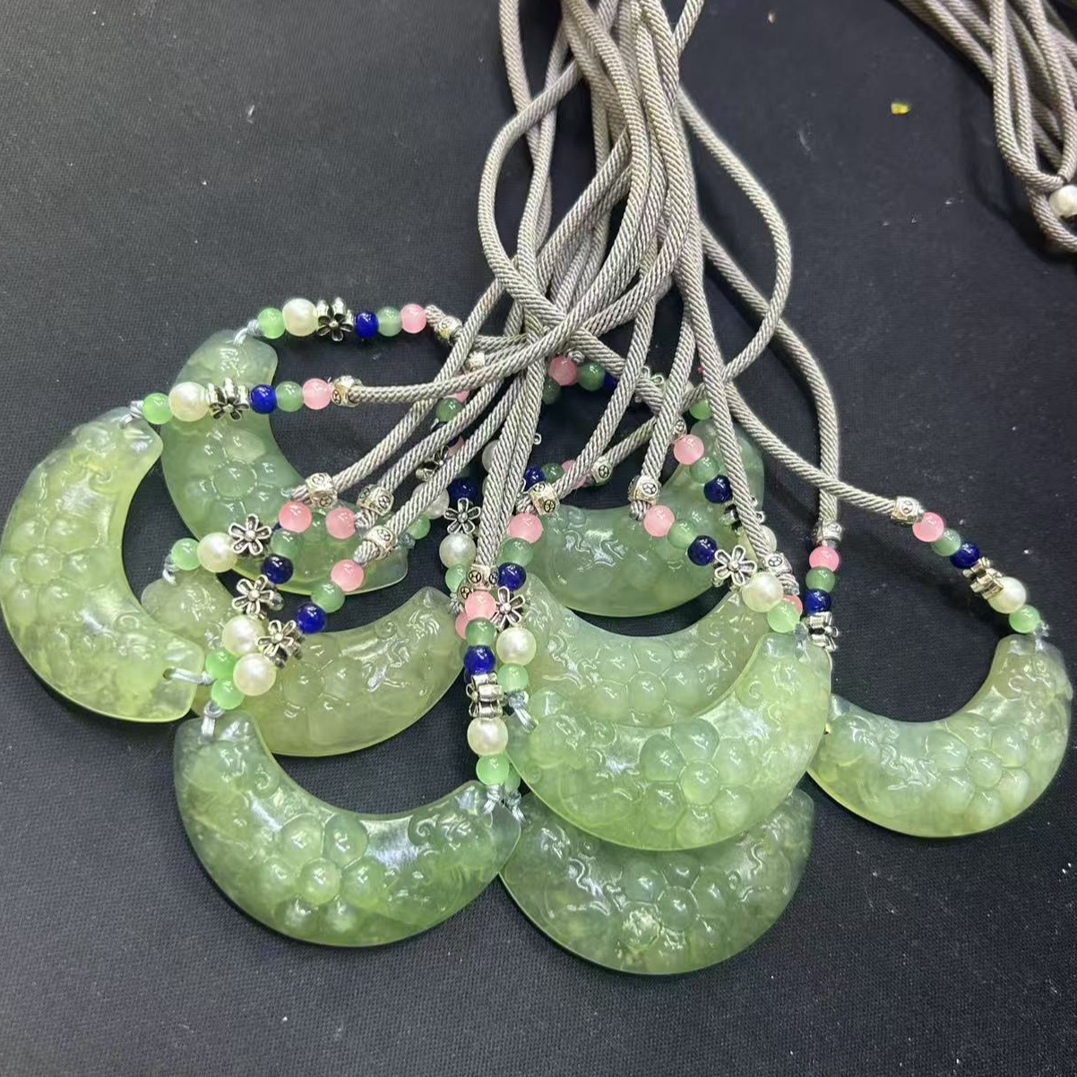 岫玉五福花玉衡颈饰  花开富贵 （多样性发货发一件）