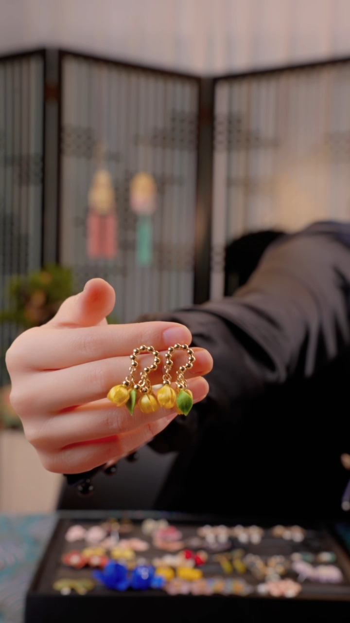 刺绣土**豆非遗绒花手工饰品