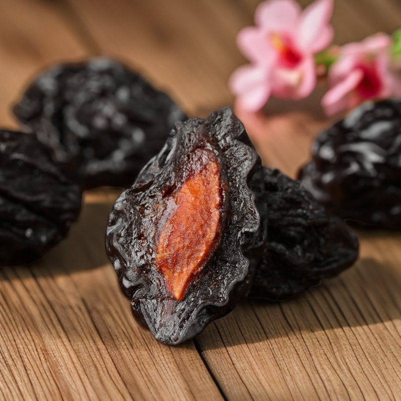 新疆纯西梅干新疆西梅干自然晾晒个大肉厚新鲜营养微酸微甜果干