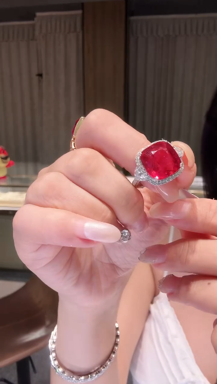 18K金镶嵌戒指碧玺CE0935