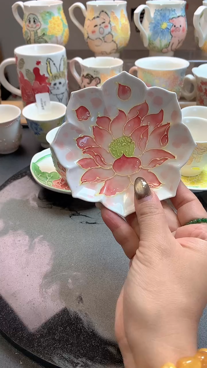 一味*手绘*莲瓣荷韵碟