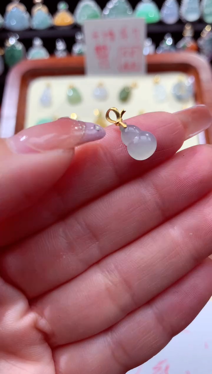 【闪购商品】翡翠颈饰18K金镶嵌葫芦