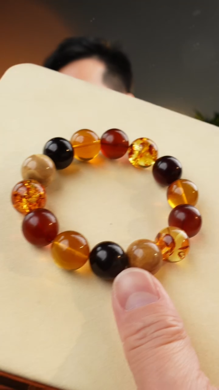 【闪购商品】琥珀颈饰未镶嵌16+多宝手串