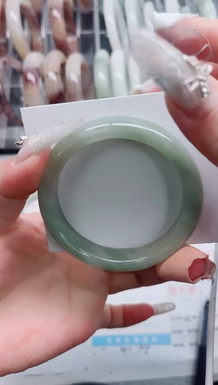 【闪购商品】石英质玉手镯未镶嵌A273-54.6