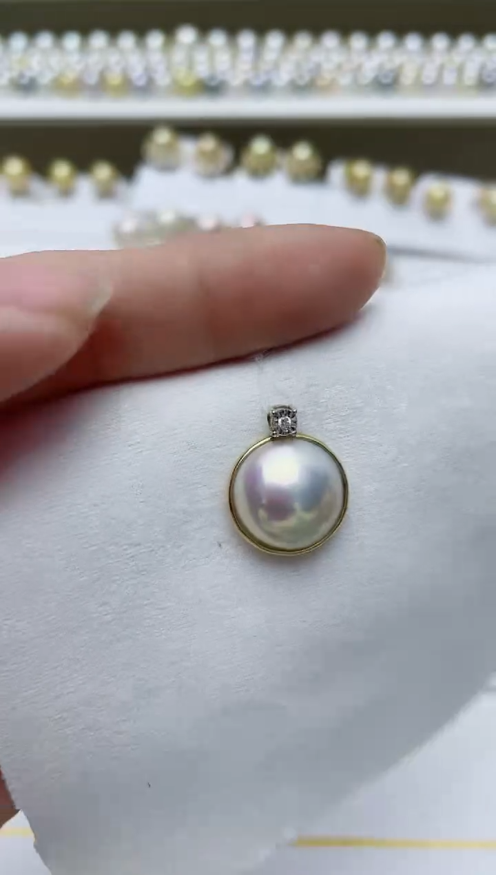 【闪购商品】拼合珍珠（马贝珠）颈饰18K金镶嵌A176