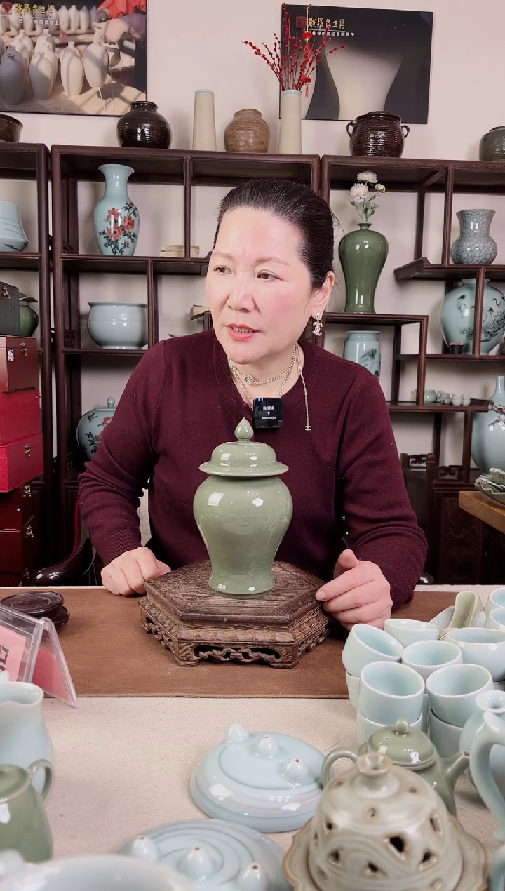 【闪购商品】杯纯手工 哥窑 豆青釉 将军罐