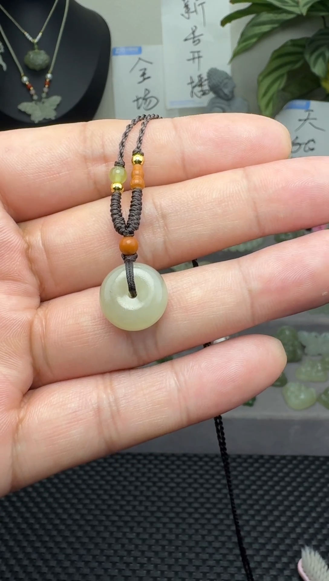 颈饰未镶嵌和田玉达****尚14mm  平安扣  赠绳  完美主义慎拍