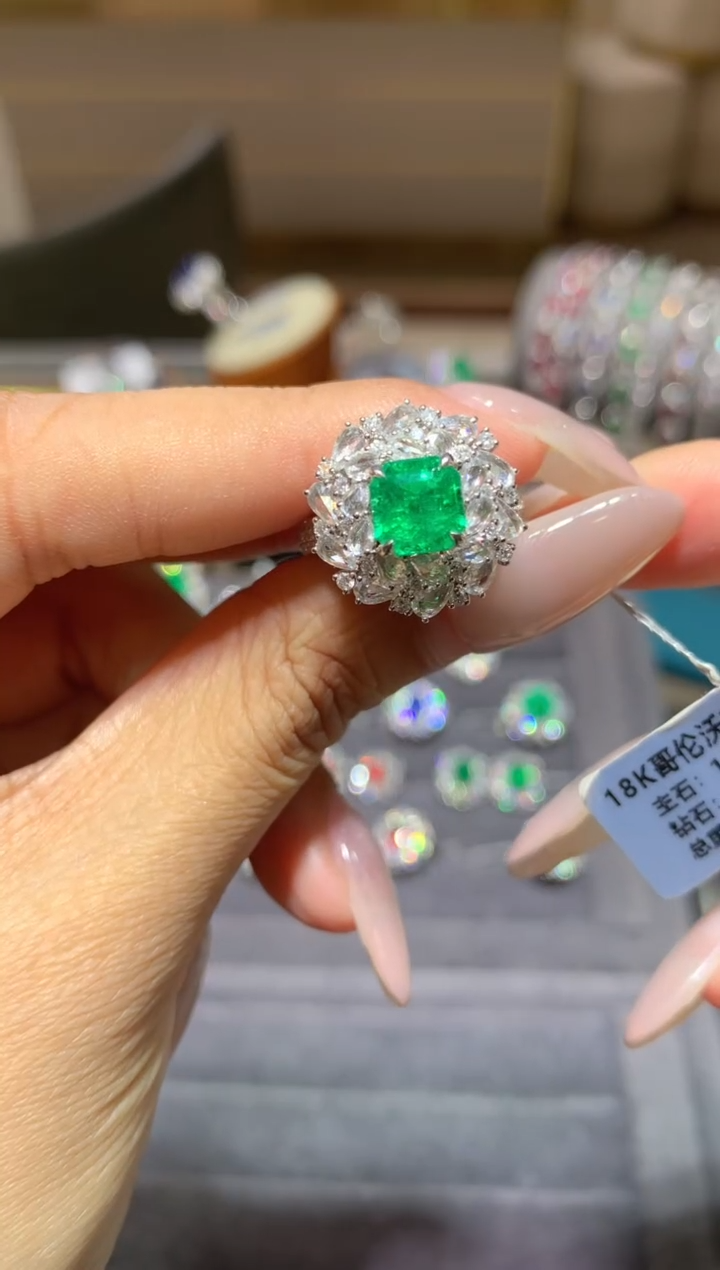 祖母绿戒指18K金镶嵌1.6ct