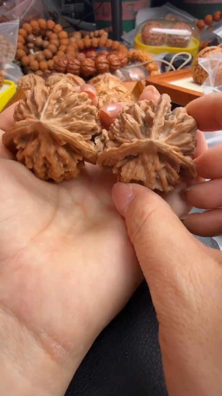 把件文玩核桃47左右帝王三棱