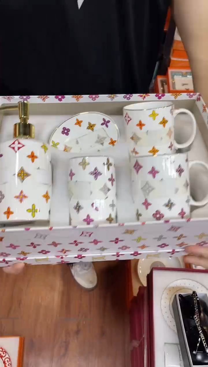 杯鸿辉家品牌瓷器，京东包邮！