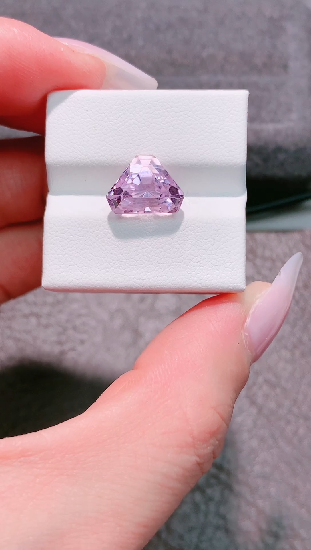 未镶嵌锂辉石裸石天然紫锂辉石5.57ct