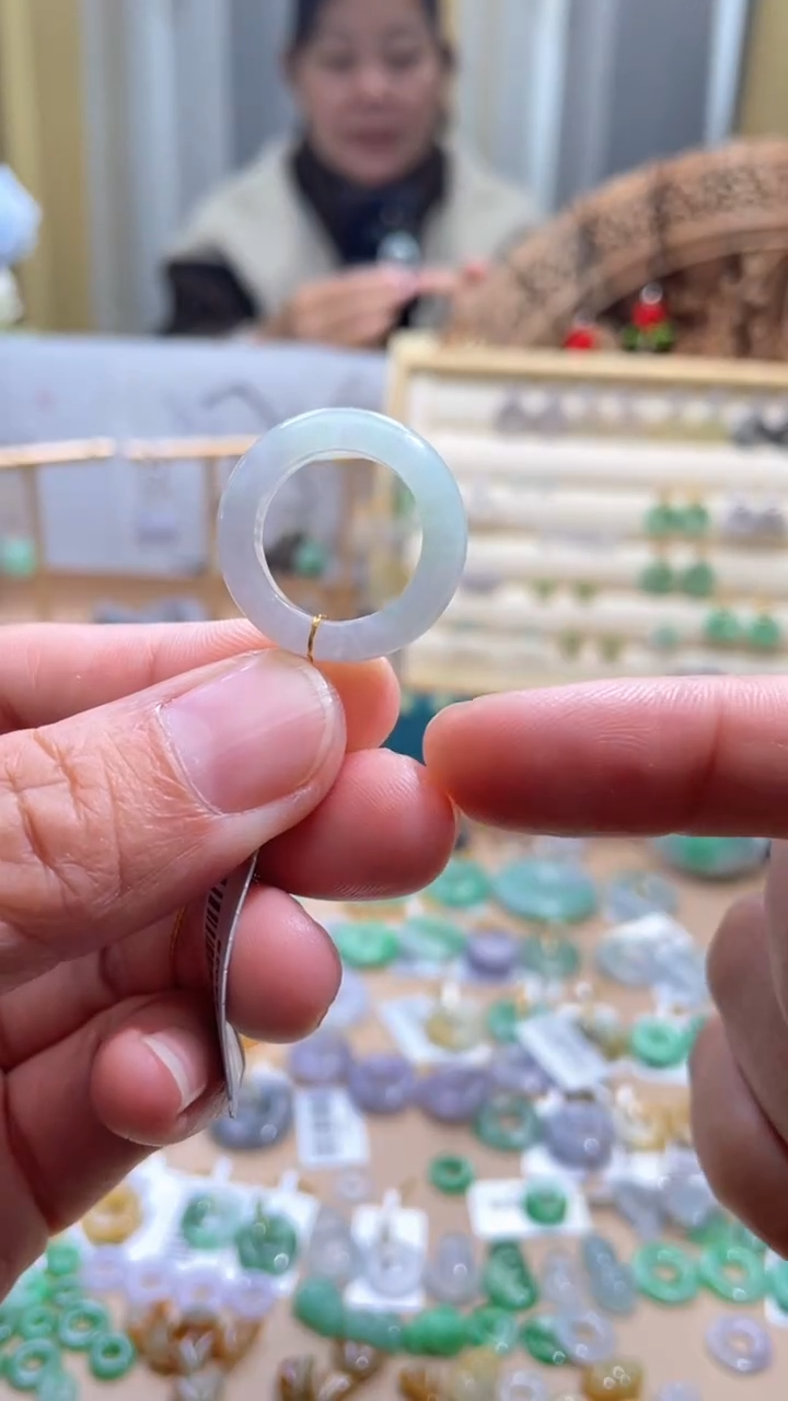 【闪购商品】翡翠颈饰未镶嵌圈9