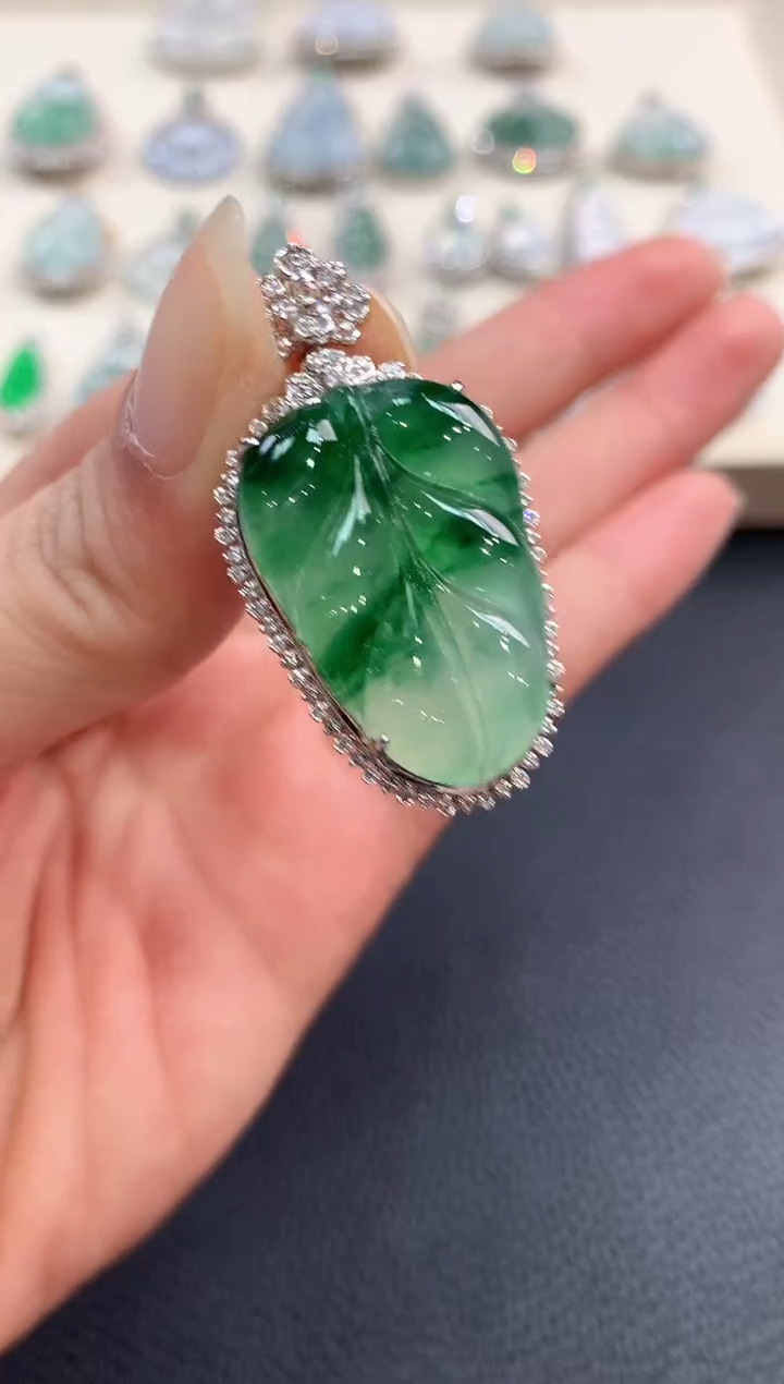 【闪购商品】翡翠吊坠(不含链)18K金镶嵌b139