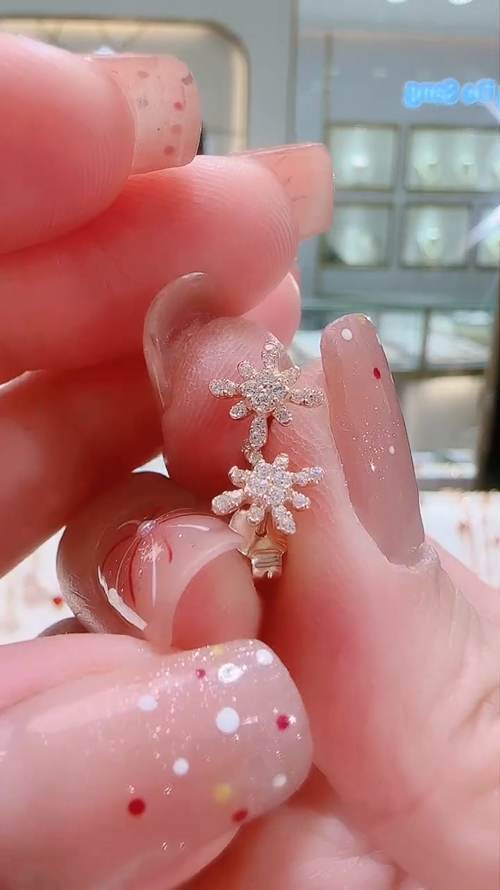 【闪购商品】合成立方氧化锆耳饰18K金镶嵌耳饰