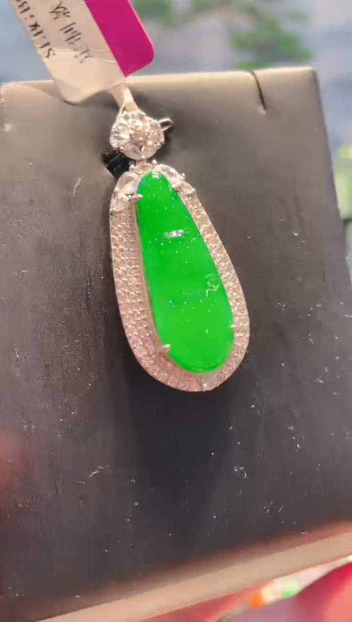 翡翠未镶嵌颈饰天然A货翡翠A16