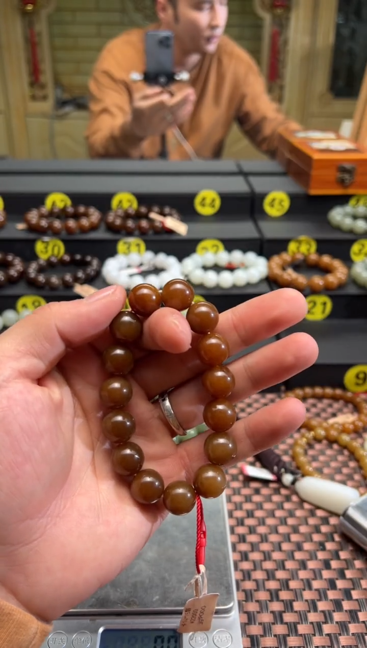 【闪购商品】和田玉手串未镶嵌且末料金山糖卡14手串