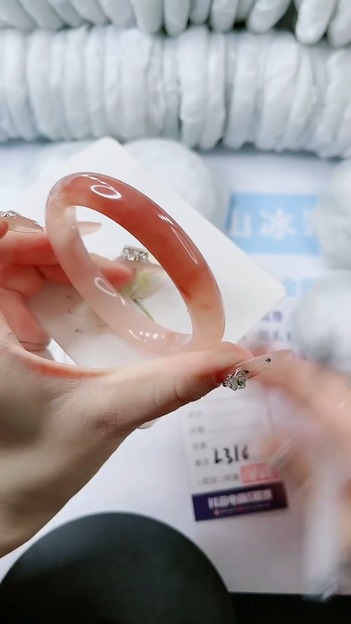 【闪购商品】石英质玉手镯未镶嵌多样性发货L316