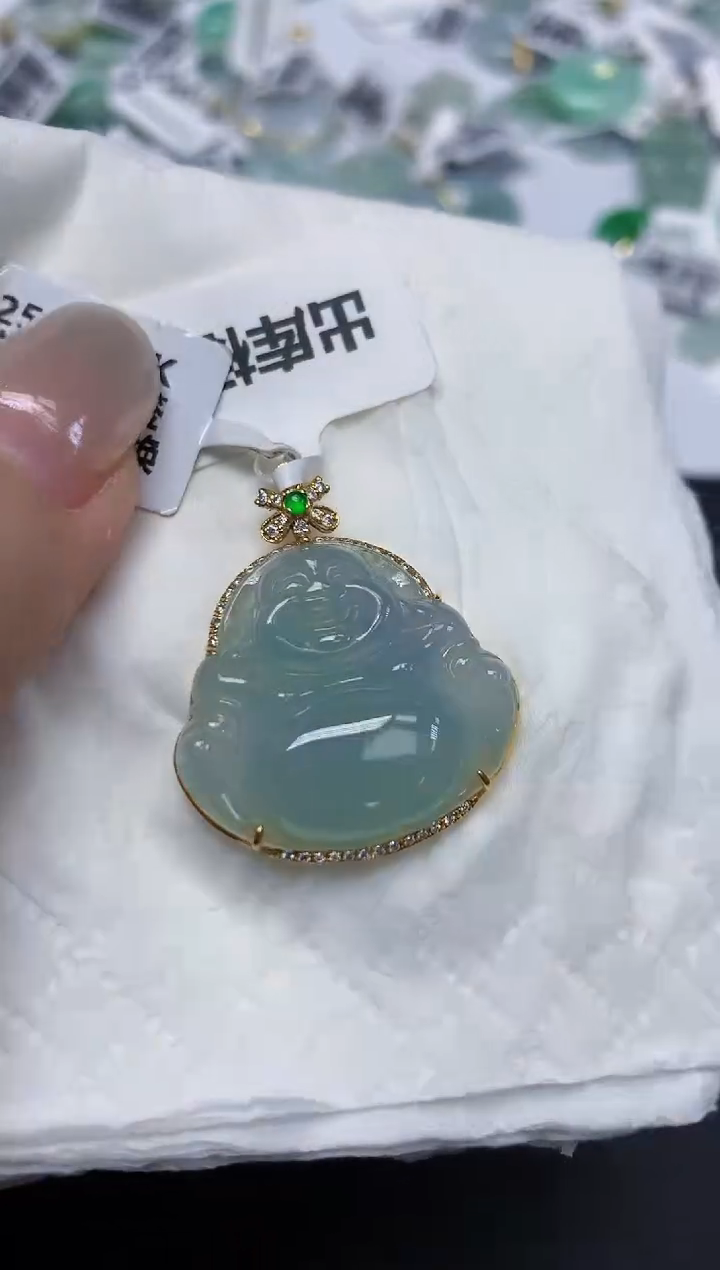 翡翠18K金镶嵌颈饰天然缅甸翡翠A货