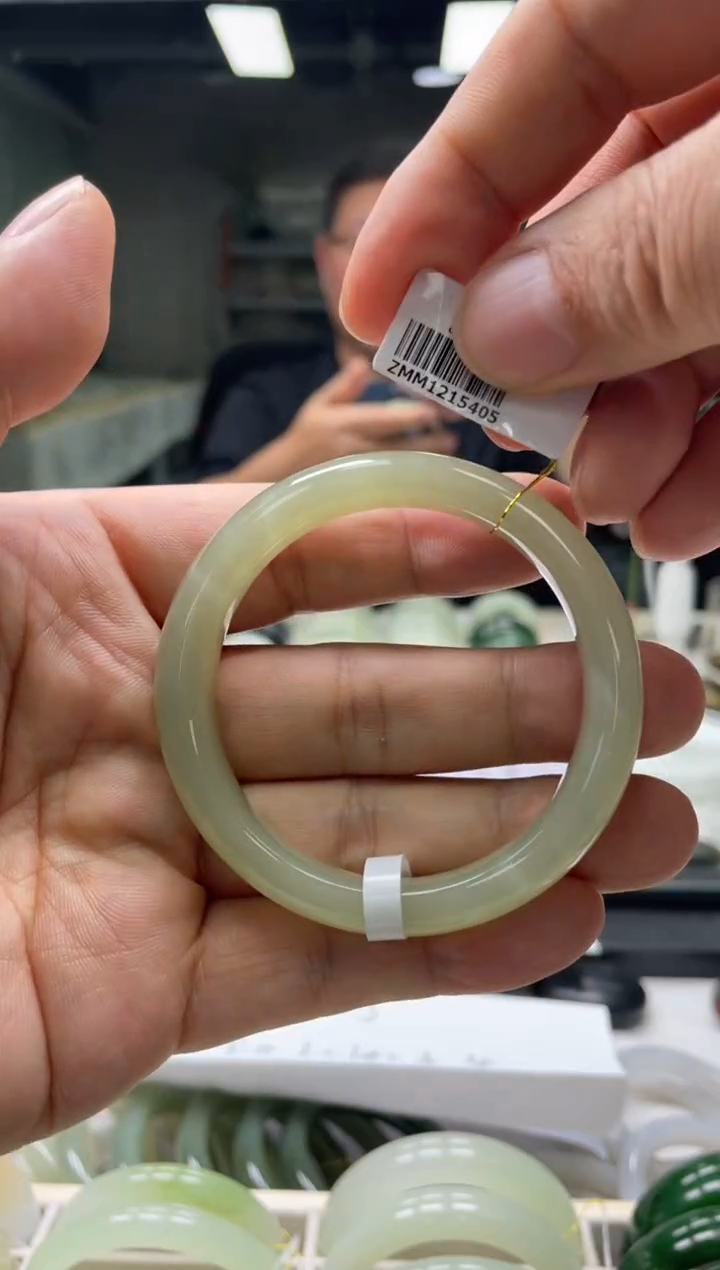 【闪购商品】和田玉手镯未镶嵌编码5405 圈口52-53