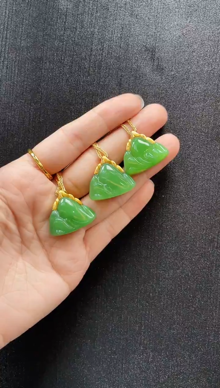 吊坠(赠链)18K金镶嵌和田玉多样性发一