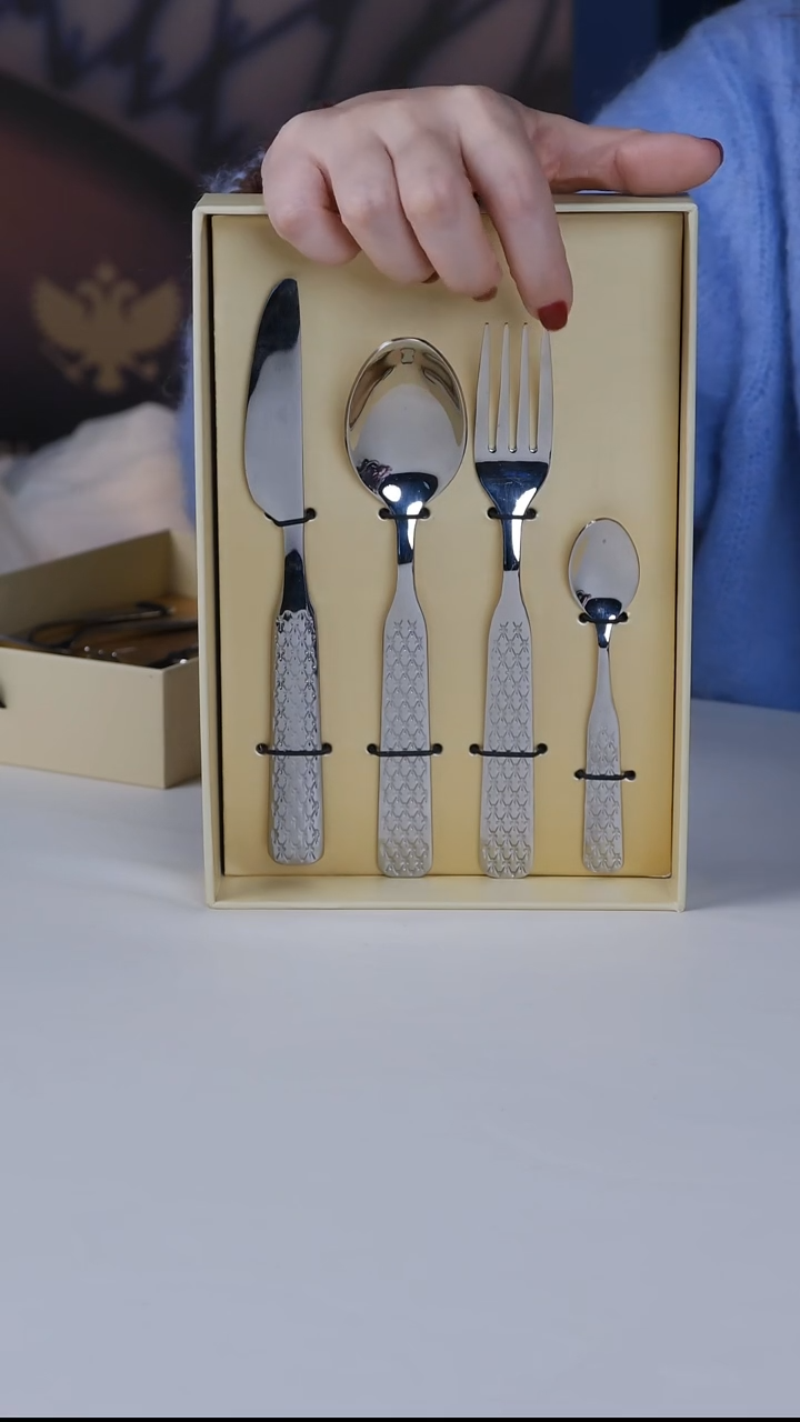 每天早上六点（俄皇 刀叉）