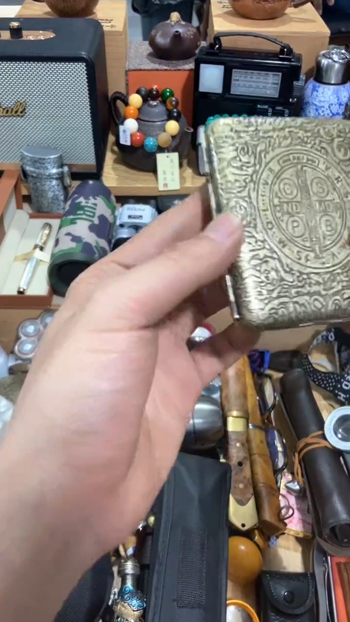 瓷片闪购商品   如图所示