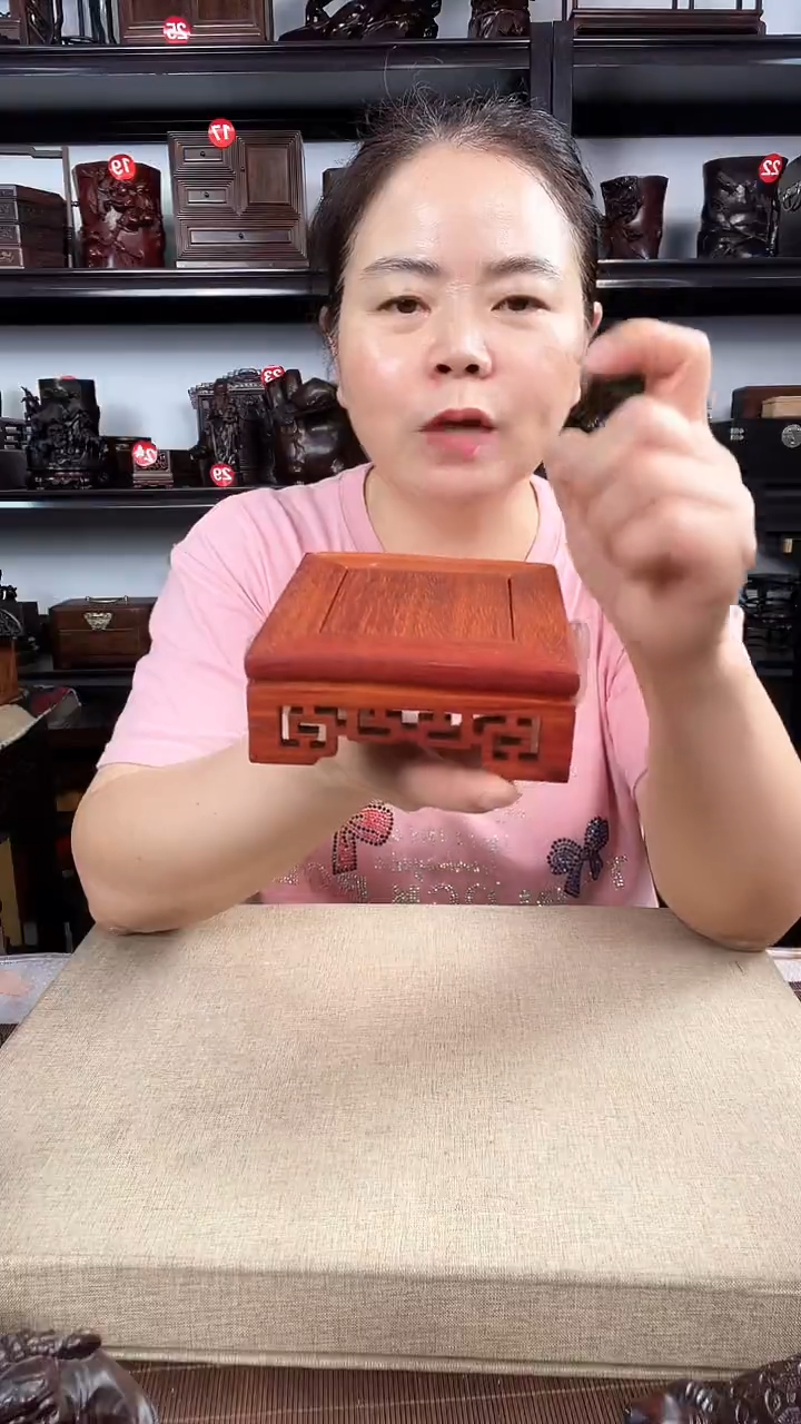 木HHL  正方老李红木工艺品