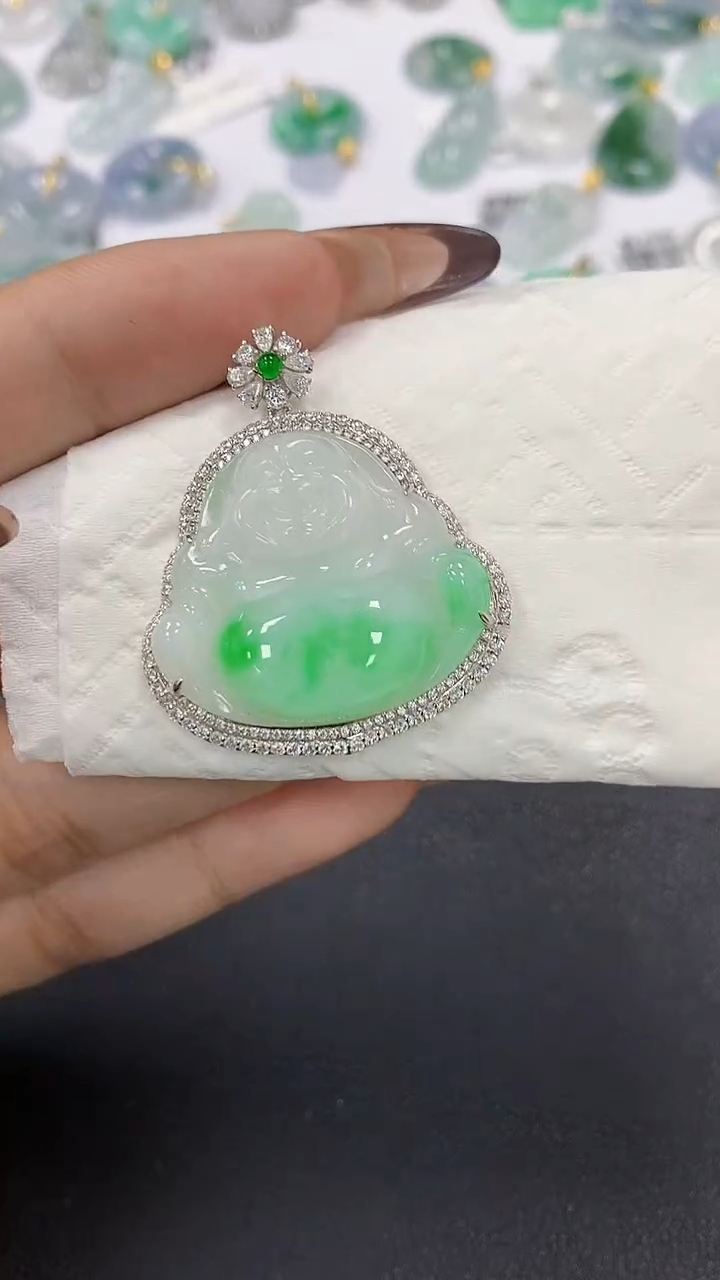 颈饰18K金镶嵌翡翠a货假一赔三支持复检百元上9元证书费自理