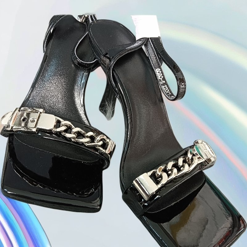 6080-5黑色时尚粗跟低跟一字漆皮百搭高跟凉鞋高跟鞋夏季气质露趾