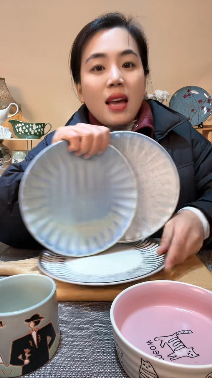 【闪购商品】瓷片2个8英寸复古盘 微瑕介意勿拍