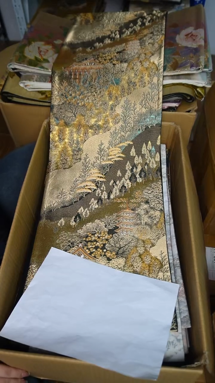织绣5织金风景画