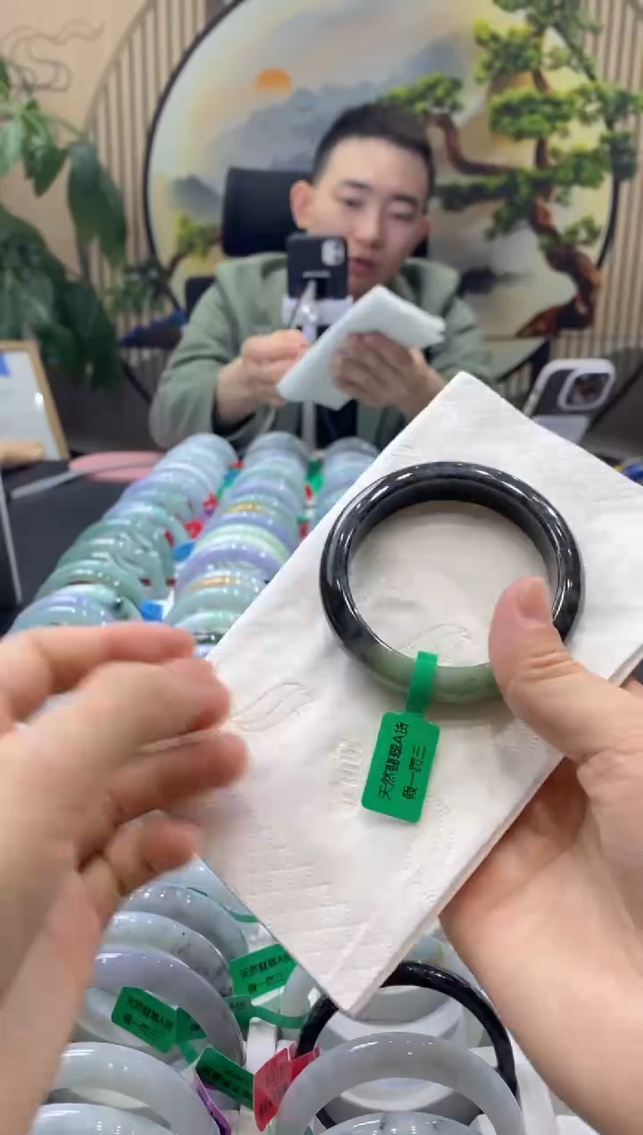 【闪购商品】翡翠手镯未镶嵌0000014914