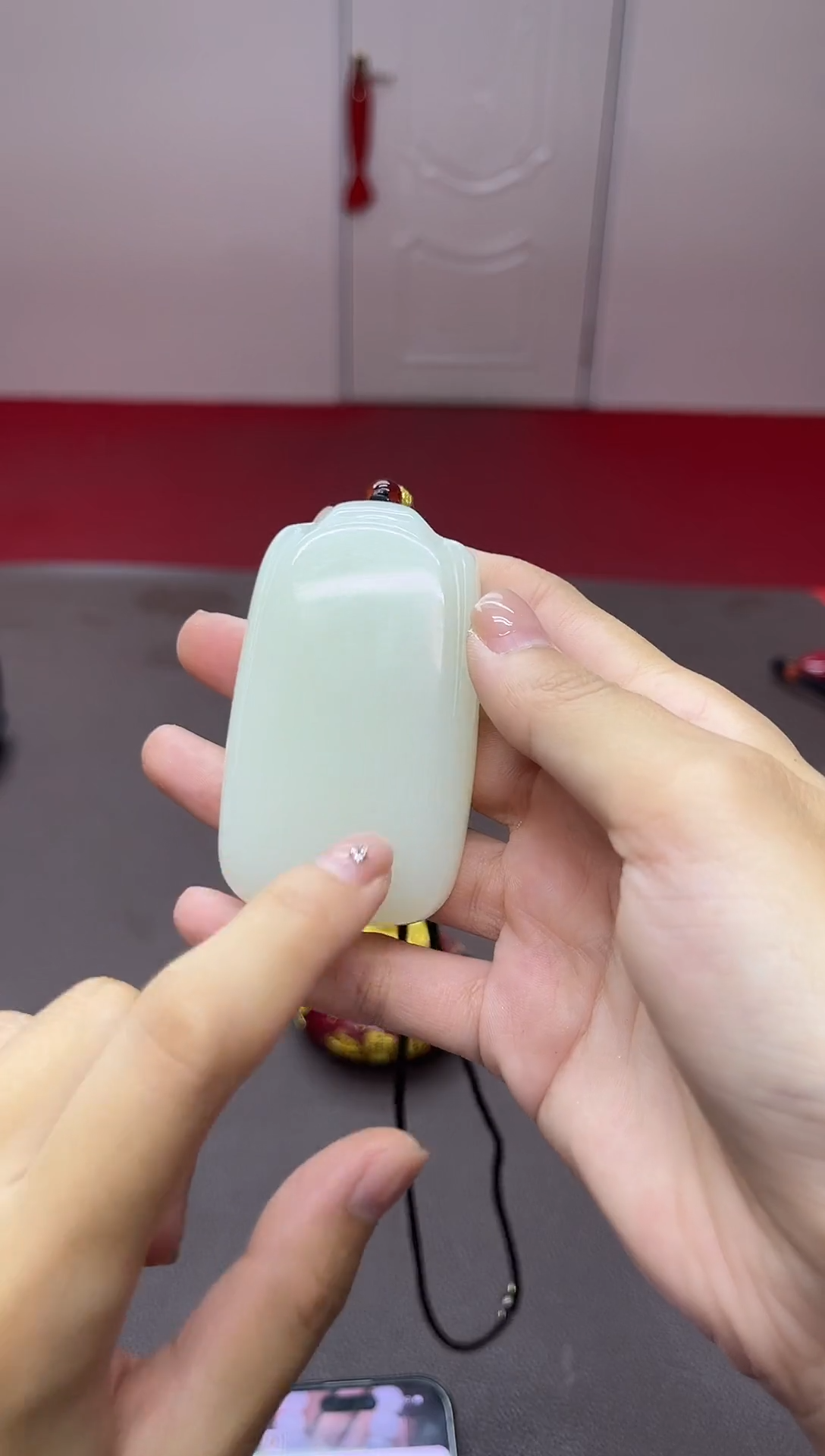 颈饰未镶嵌和田玉吊坠