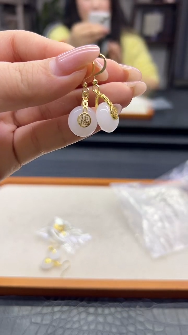 14K金镶嵌和田玉（白玉）耳饰E228