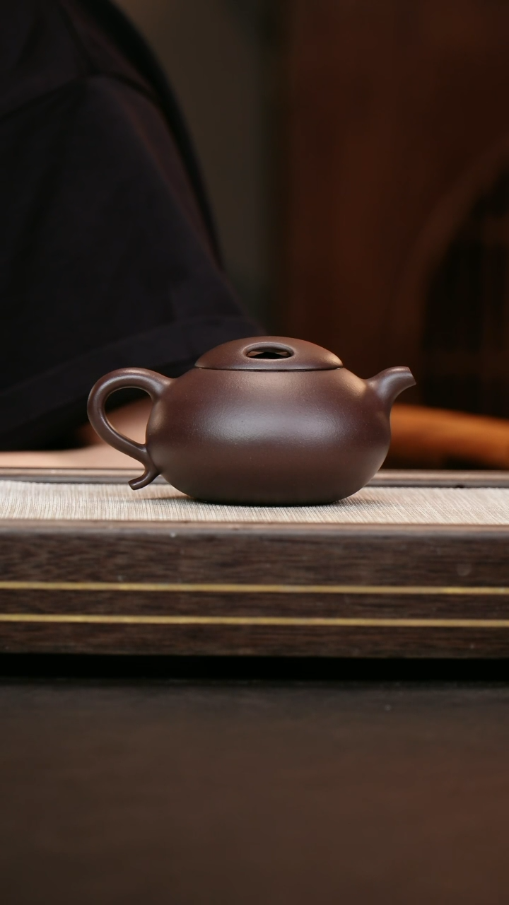 茶壶紫砂深井紫泥 牛盖 