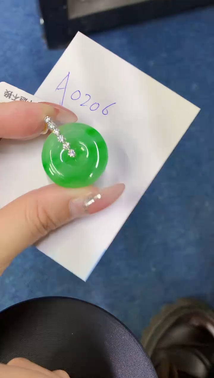 【闪购商品】翡翠颈饰18K金镶嵌0000000000000