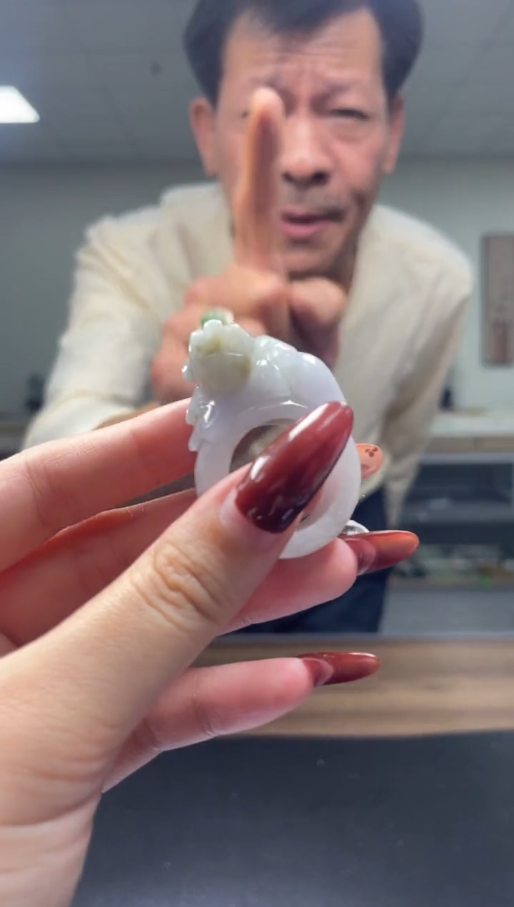 颈饰未镶嵌翡翠天然A货翡翠随机发一件40