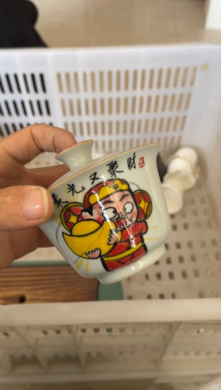 无运费险有瑕疵的摄影的产品有使用过的痕迹有点脏介意勿拍杯