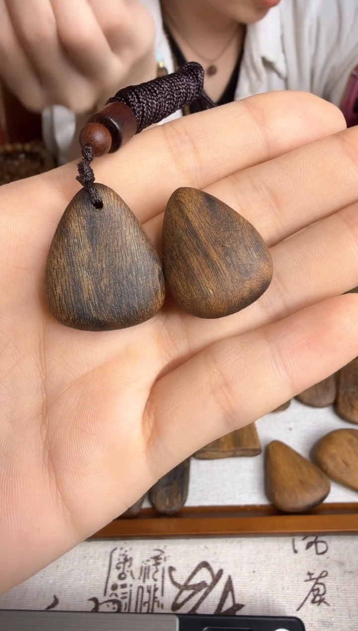 沉香沉香碎屑奇楠沉香沉水浮流油王原材料多样性发一