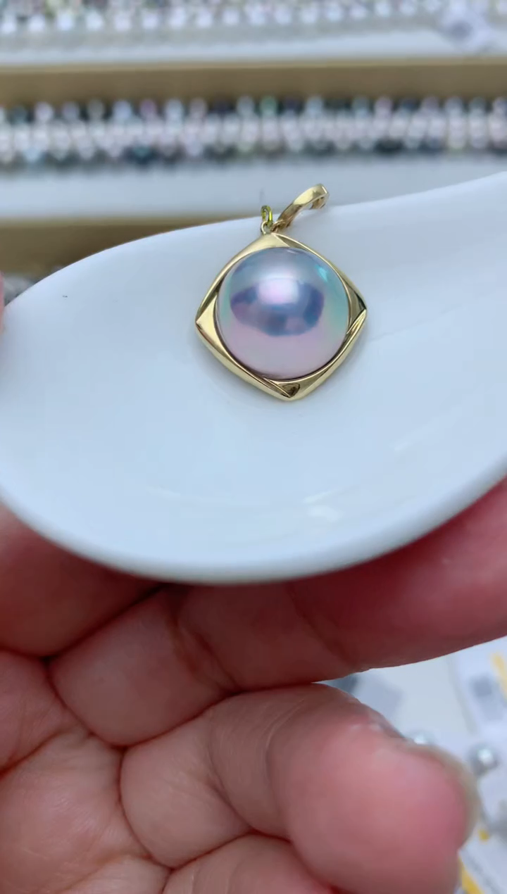 【闪购商品】拼合珍珠（马贝珠）颈饰18K金镶嵌w98 