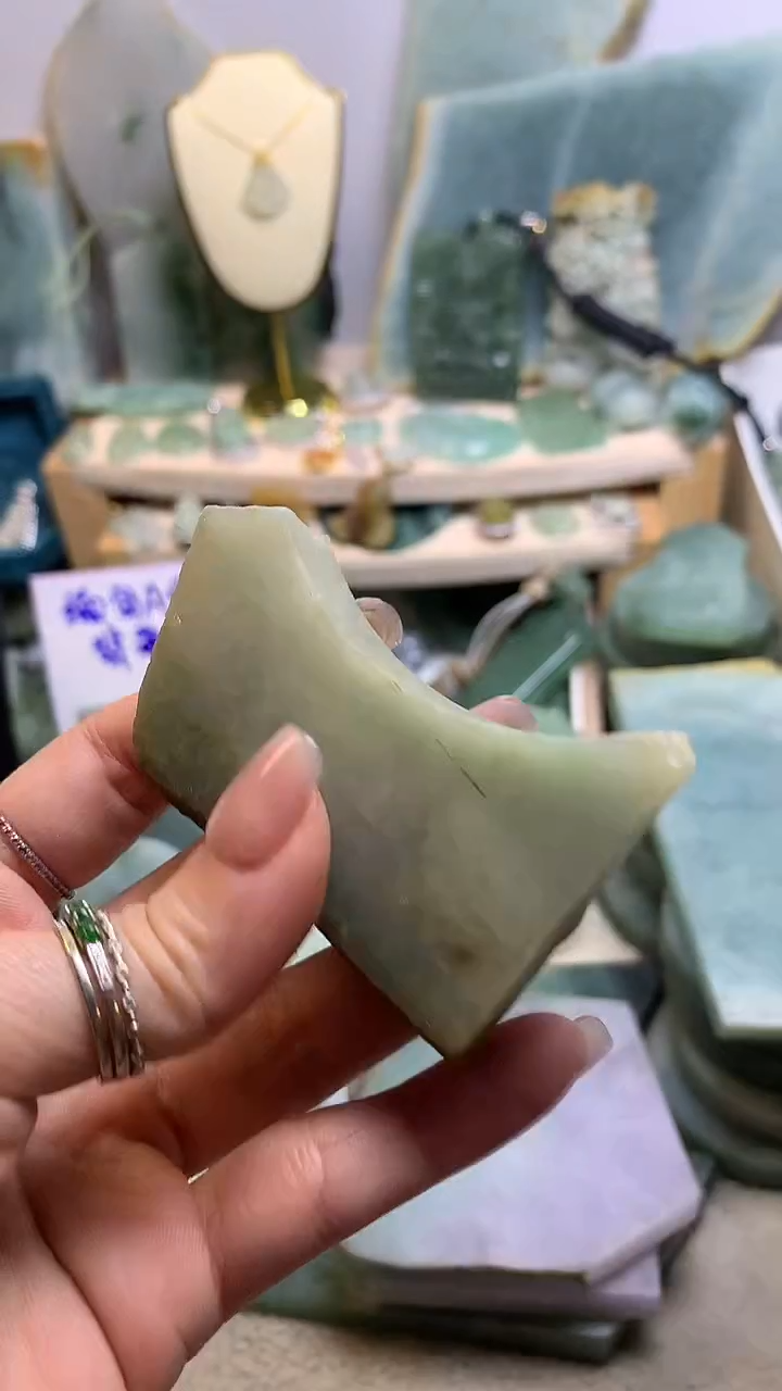 【闪购商品】翡翠挂件未镶嵌缅甸A货翡翠，没有运费险